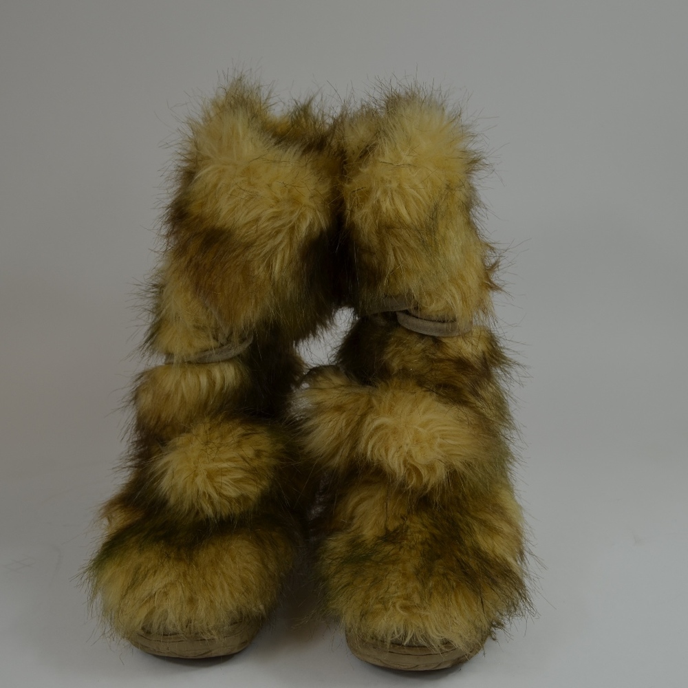 Fuzzy GOGO Boots